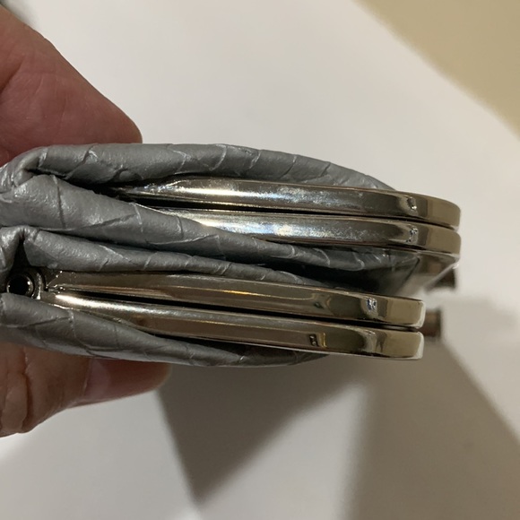 Clutch - Picture 12 of 12